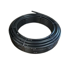 HDPE buis ongekeurd. Snijrol